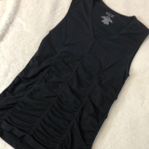 Cinched black top - Picture 2 of 4